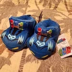 Christmas Gifts, Kids slippers NWT